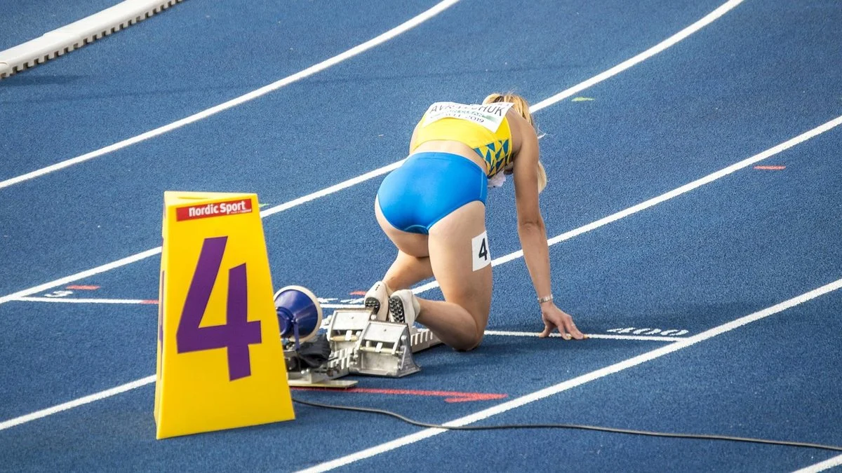 鲁特肯豪斯800米终点惊险逆转奥运冠军心理压力成焦点
